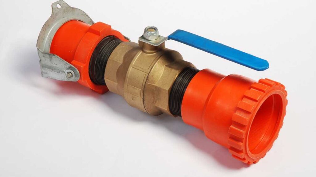 Como posso escolher as válvulas e conexões para tubos certas para minhas necessidades